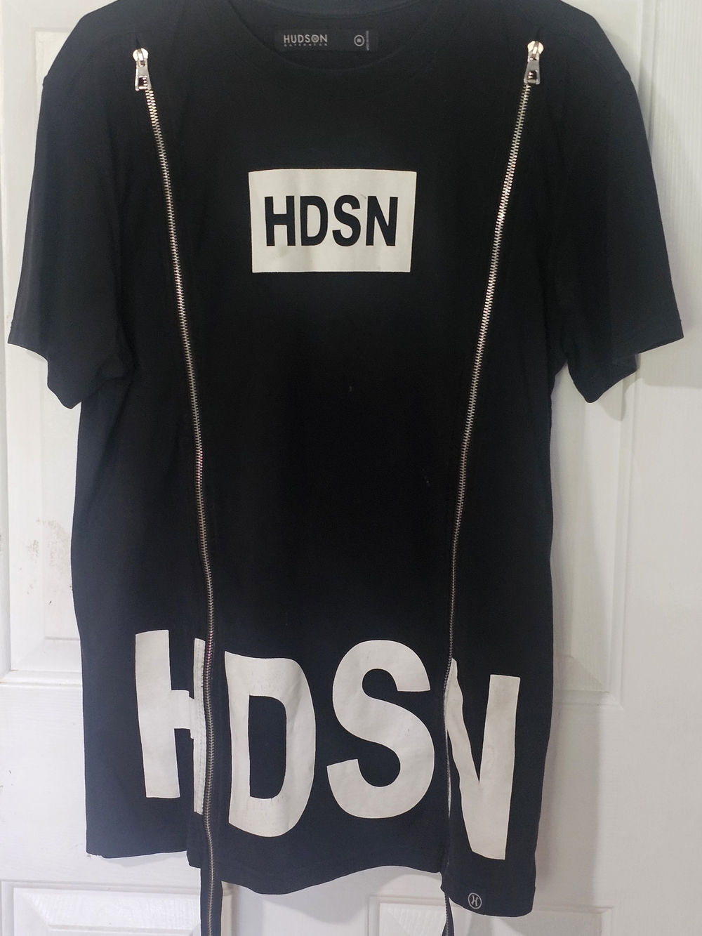 HUDSON Outerwear Graphic Black Zipper Tee